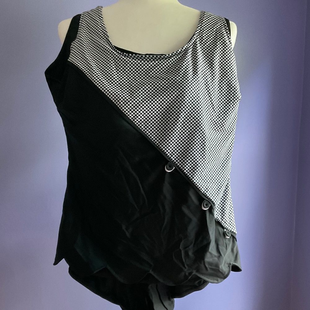 Womens Black/White Swimsuit size 2X
